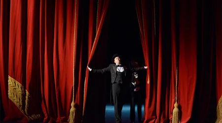 Whaleys-Stage-Curtains-Performer