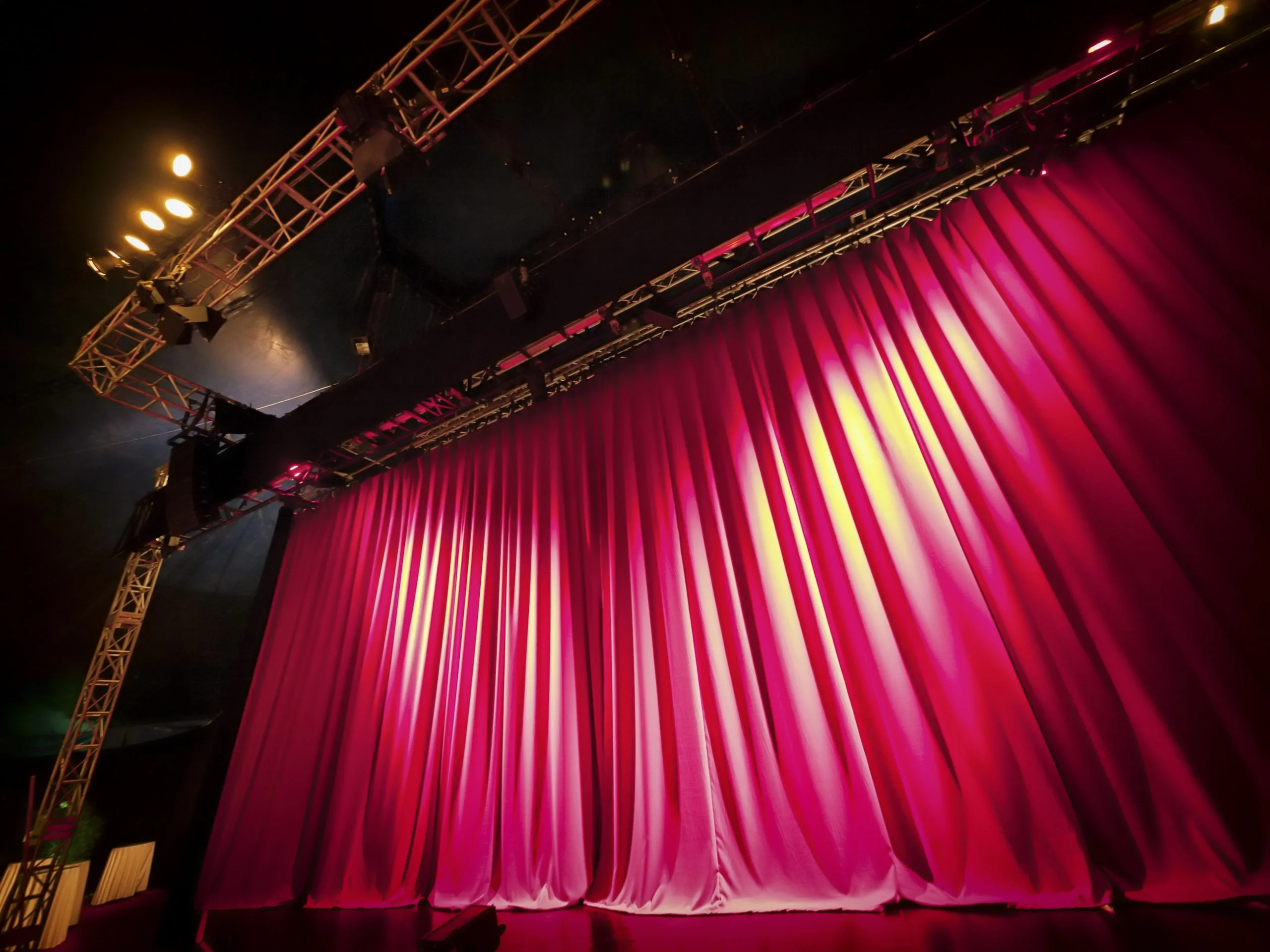 STAGE DRAPES